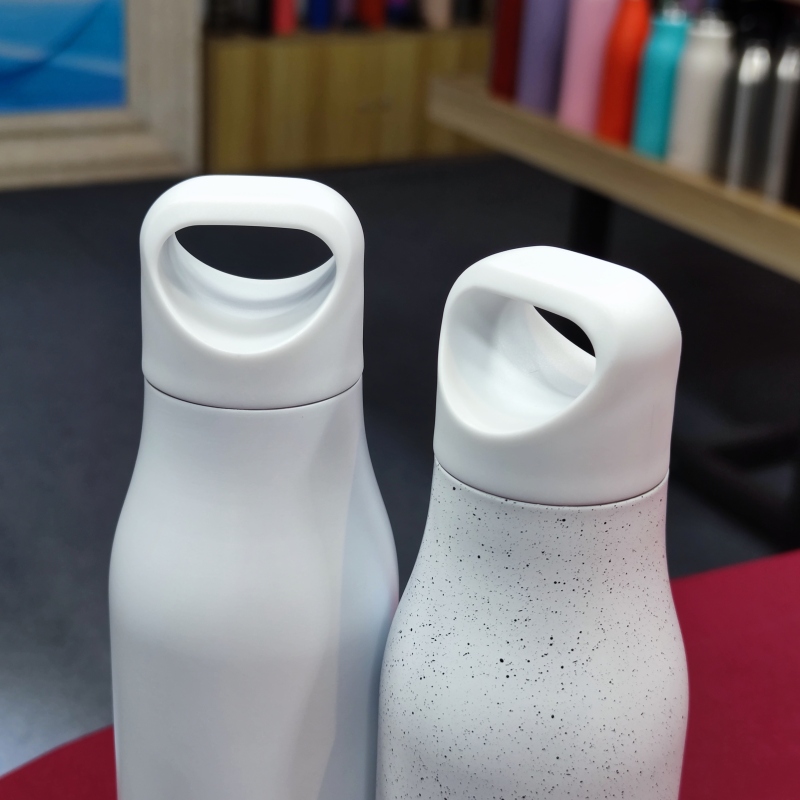 Newest Custom 500ml Vacuum Flask Stainless Steel Water Bottles Gym Drink Sports Water Bottle With Wood Bottom