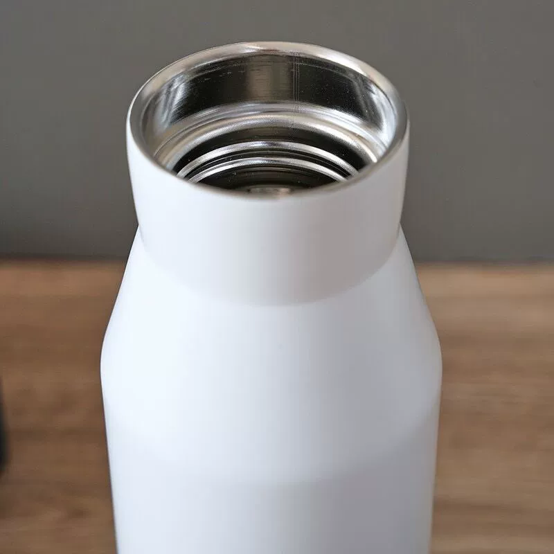 Custom 600ml/700ml Vacuum Insulated Double Walled Stainless Steel Water Bottle With Pull Tab Lid For Hiking