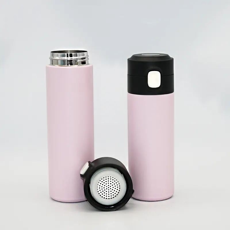 Eco-friendly BPA-free smart water bottle with temperature display