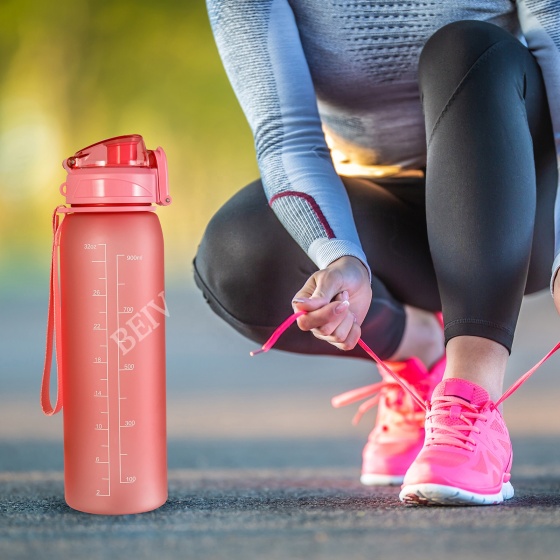 Zhejiang New Fashion Personalised Leak Proof Hot and Cold 900ml Tritan Plastic Sports Water Bottles With Custom Logo