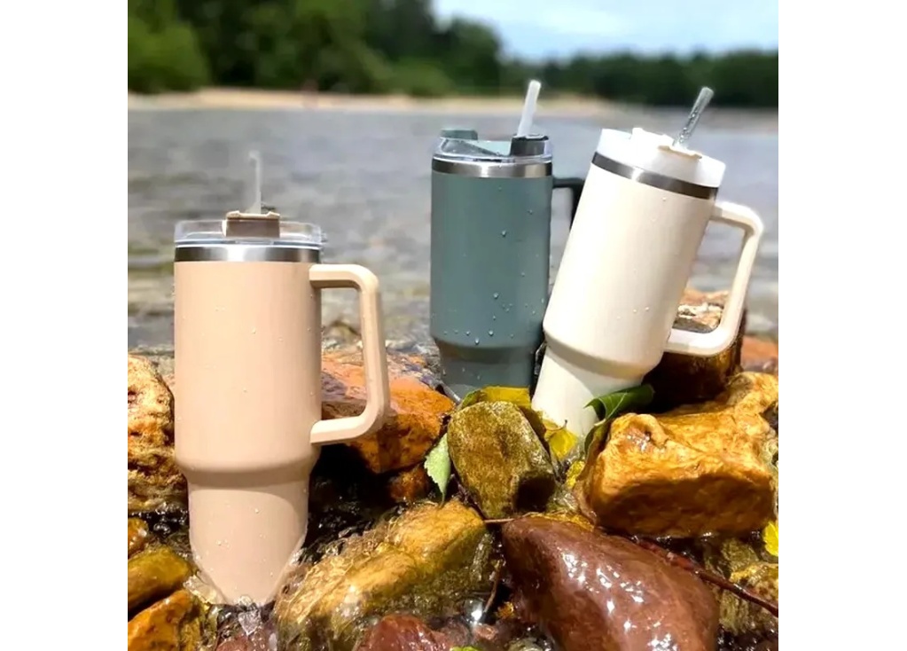 Essential for Outdoor Adventures: Selection and Use of High-performance Water Bottles