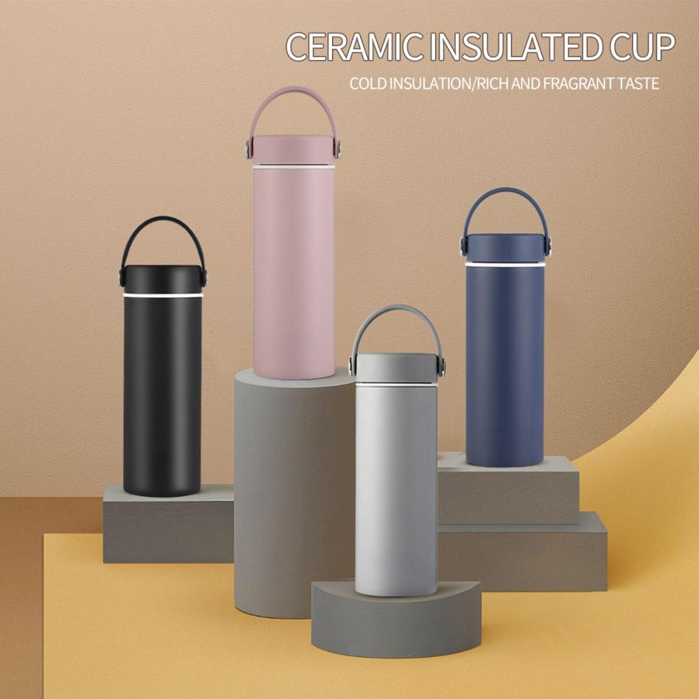 Bouteille d'eau isolée en céramique de 17 oz / 500 ml avec poignée portable, vente en gros directe d'usine Credrink