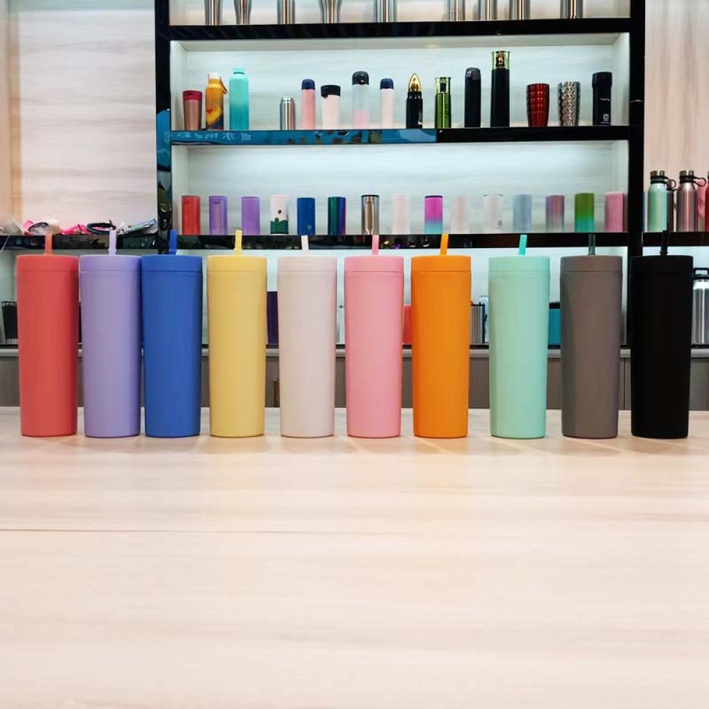 Vente en gros directe d'usine de Credrink Gobelets minces multicolores avec couvercles et paille Gobelet en acrylique à double paroi de 16 oz Gobelets minces mats hauts