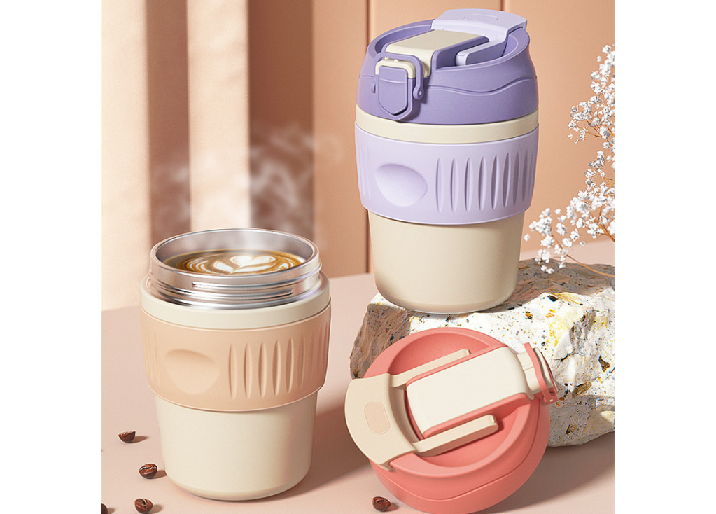 Elevate Your Hydration: Introducing the Insulated Stainless Steel Tumbler with Straw & Handle