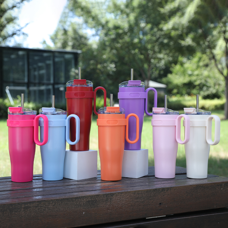 Vacuum Insulated Water Bottle Cups Double Wall Travel Coffee Mug 40oz Stainless Steel Tumbler with Straw and Lid