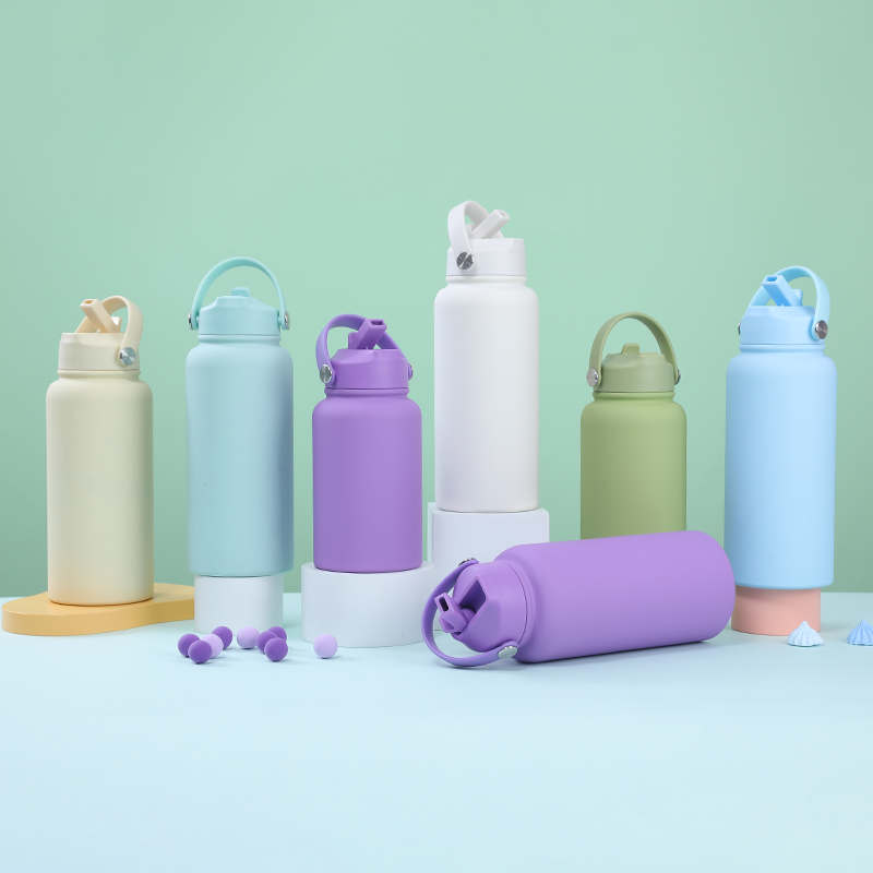 New Stainless Steel Insulated Bottle One Bottle with Three Lids 650ml Stainless Steel Portable Outdoor Bottler Sports Bottle