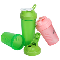 Wholesale 600ml Reusable Fitness Powerful Plastic Protein Shaker Cup