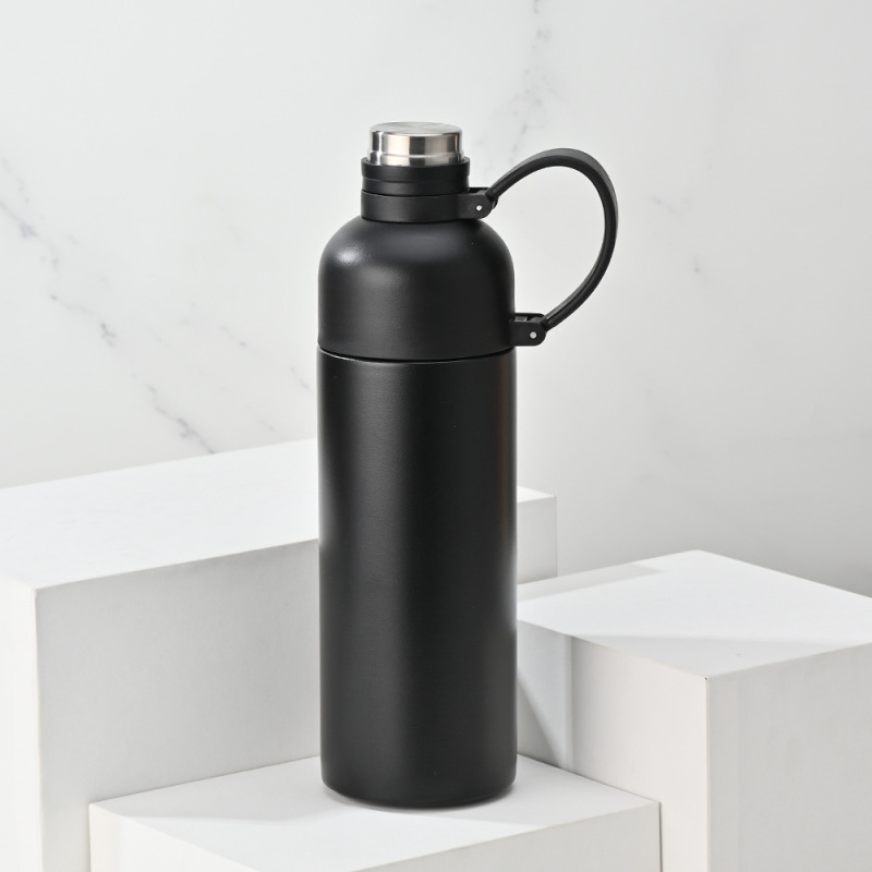 High - quality Super Portable Sports Water Bottle Ideal for Active Lifestyles  a Customizable Straw Vacuum Flask
