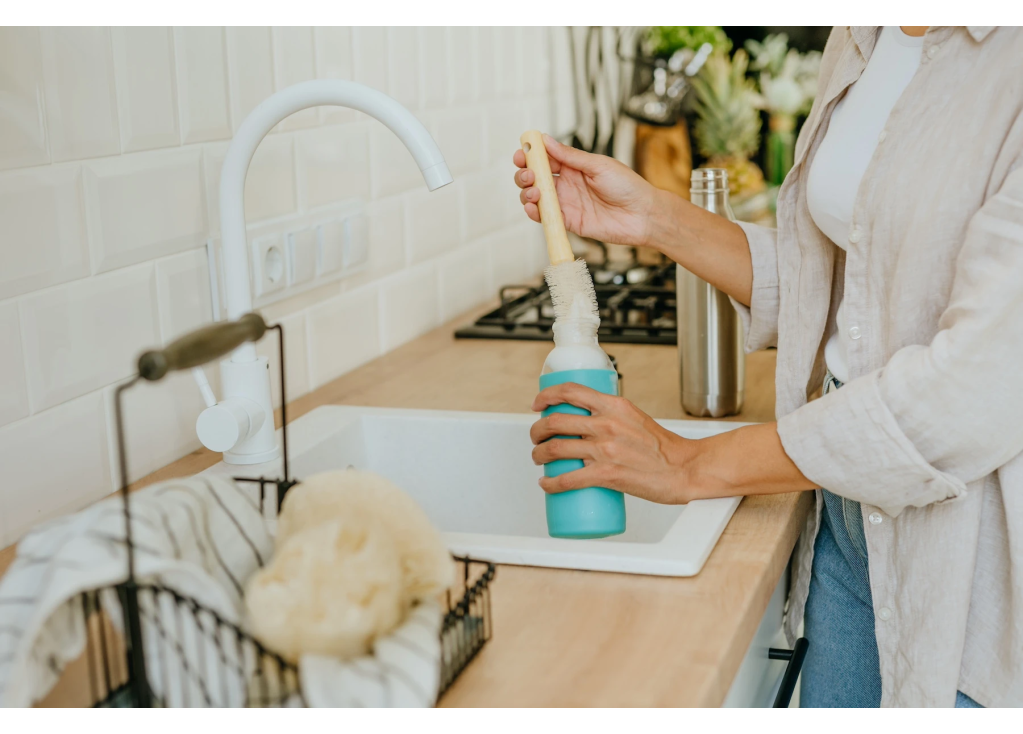 How to clean the inside of a thermos flask?