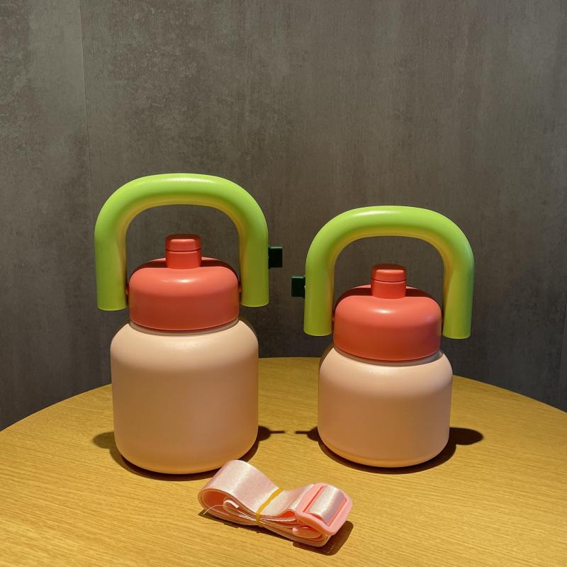 Big 800ML Thermos and Insulated Kettle for Families Includes Parent Large Mug and a Kid Cup with Straw