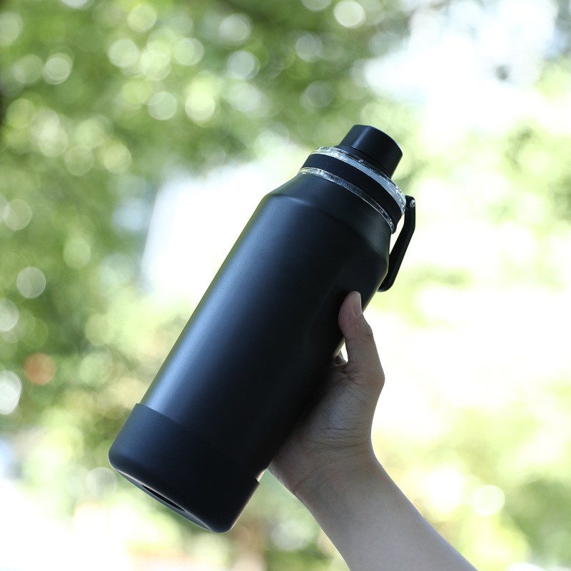 New Matte Texture Space Bottle 316 Stainless Steel Insulated Cup for Outdoor Hiking and Sports Water Bottle