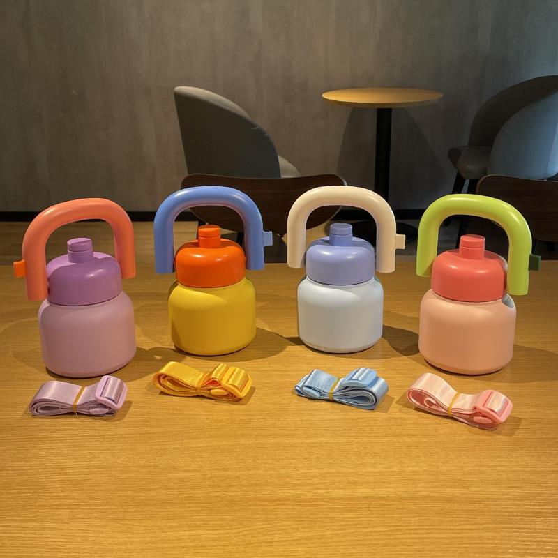 Big 800ML Thermos and Insulated Kettle for Families Includes Parent Large Mug and a Kid Cup with Straw