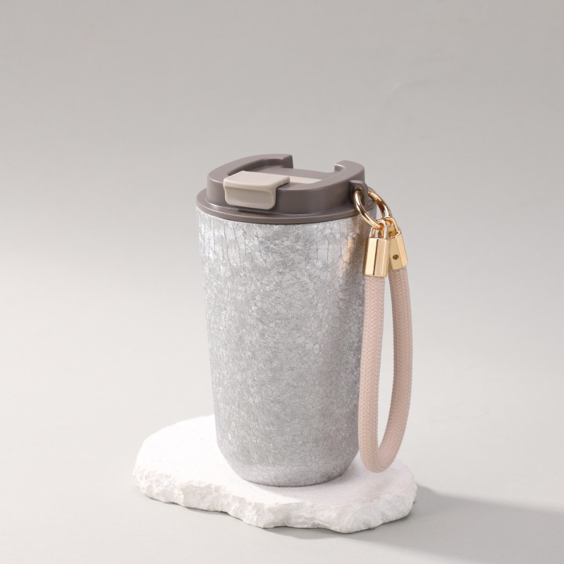New Fresh Handle Titanium Coffee Cup Thermos Cup Portable Handy Cold Cup Wholesale Factory Insulated Water Bottle