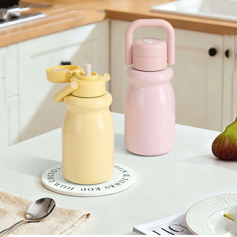 450ml  Stainless Steel Insulated Cup with Bouncing Lid Straw Portable Milk Pitcher and Water Bottle for Back to School