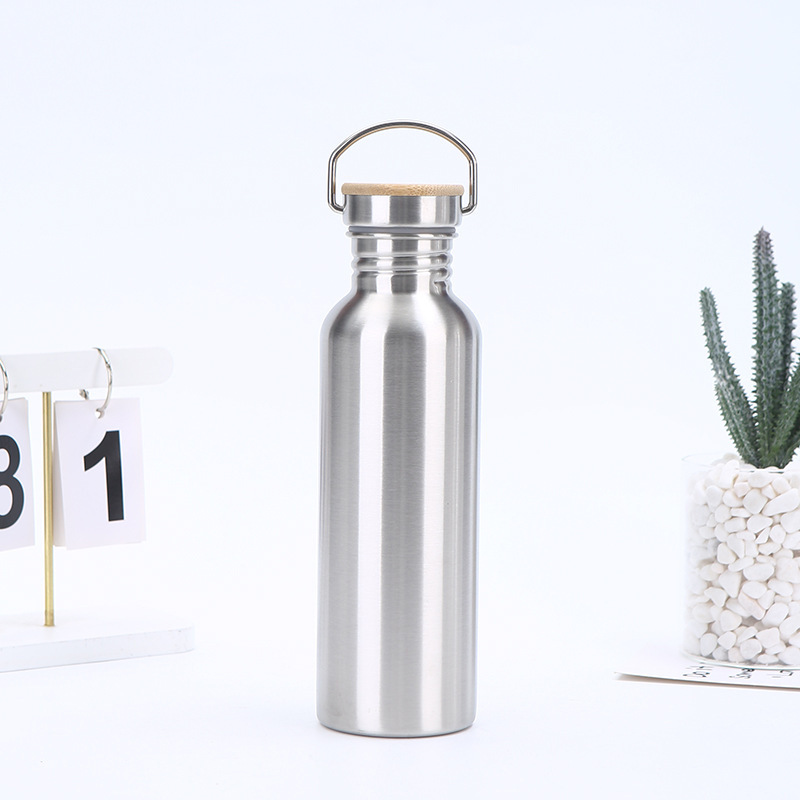 American Style Large Capacity Single Layer Sports Water Bottle Portable Handheld Vacuum for Outdoor Hiking and Travel