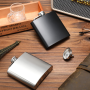 Elegant Mini Hip Flask With Leather Portable Custom Logo Color Pocket Flask Comfortable Luxury Alcohol Flask