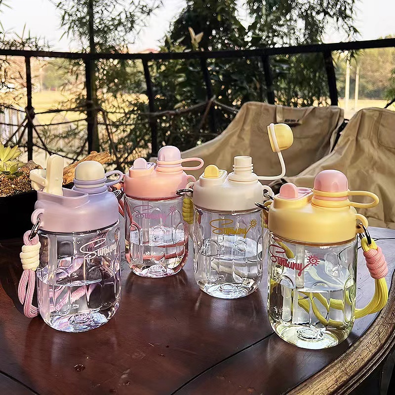 Wholesale High Quality Plastic Coffee Cup Portable Handle Cute Drinking Cup Creative Kids Water Bottle With Infuser and Straw