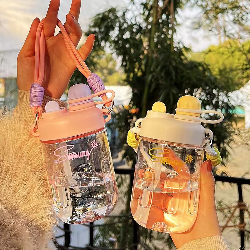 Wholesale High Quality Plastic Coffee Cup Portable Handle Cute Drinking Cup Creative Kids Water Bottle With Infuser and Straw