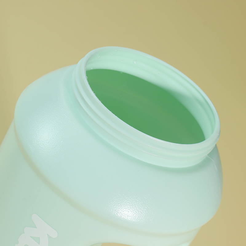 Actever 66oz Customized Large Mouth PP Space Cup Portable Sports Fitness Outdoor Water Bottle for Gym Hydration