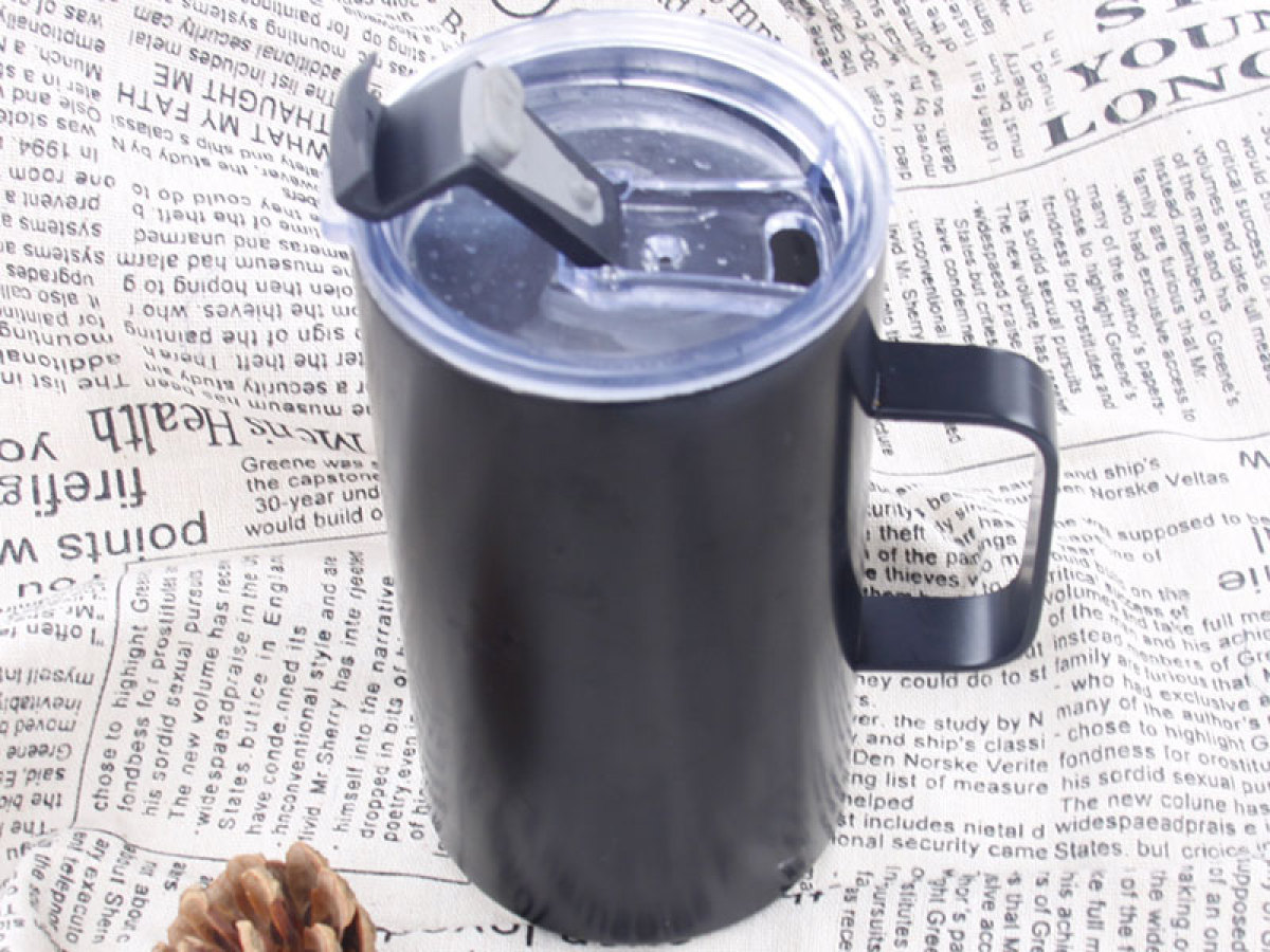 Handle and Strap Designs in Modern Insulated Water Bottles