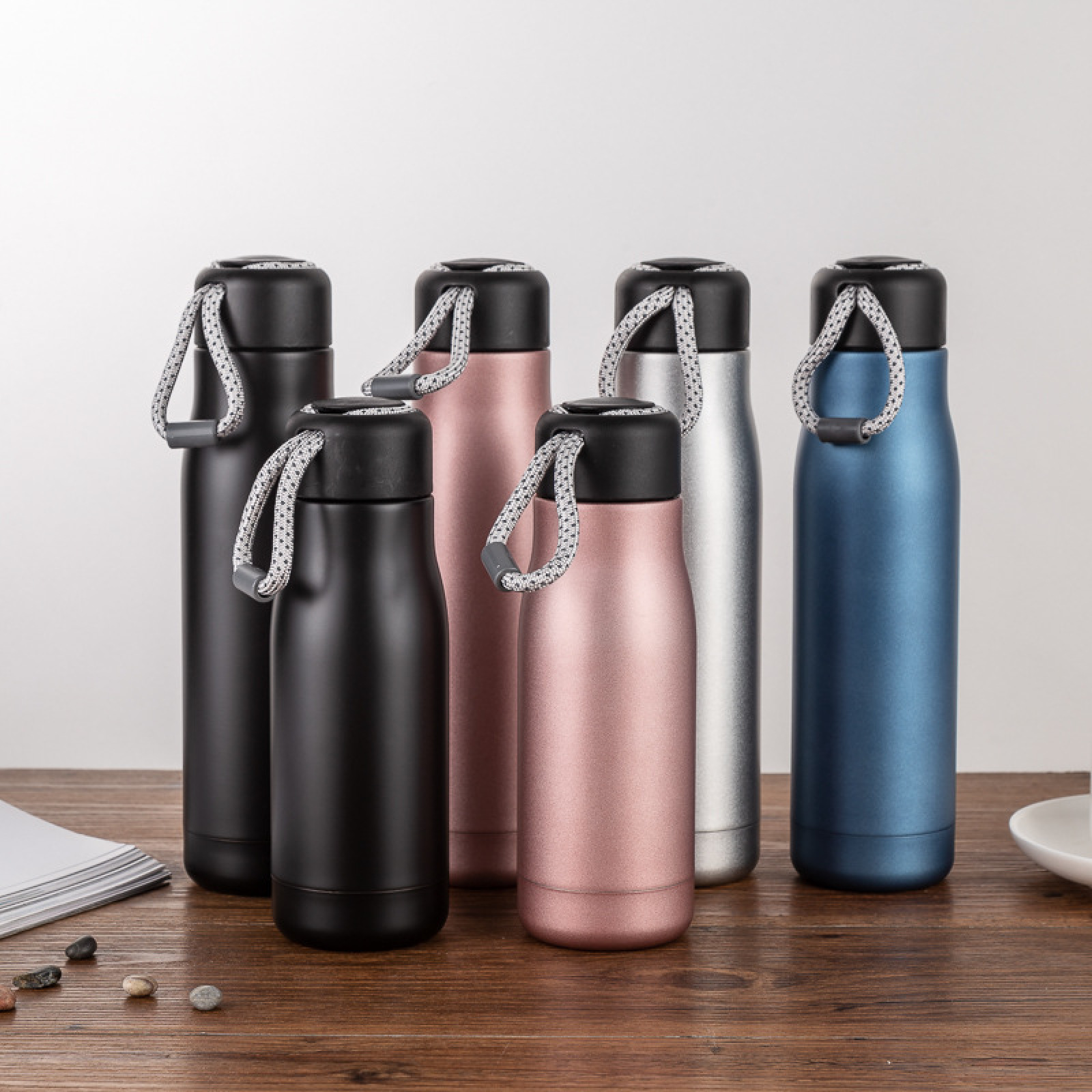 Sustainable Portable Hot Insulated 304 Stainless Steel Insulation Cup Large Capacity Vacuum Flasks Water Bottle with Plastic Lid