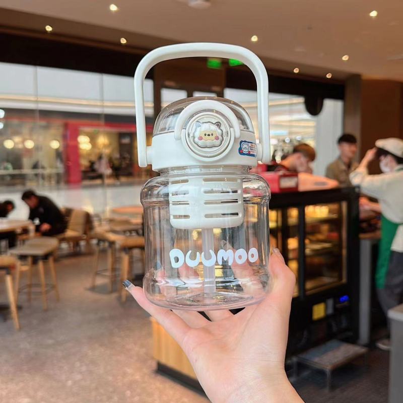 Top Fashion 1000ml Tritan Water Bottle for Women Cute Plastic Drinkware with Straw and Straps