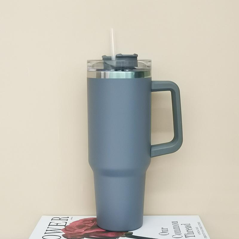 Wholesale Vacuum Metal Cup Stainless Travel Mug 40oz Tumbler with Different Lids and Straw Custom logo