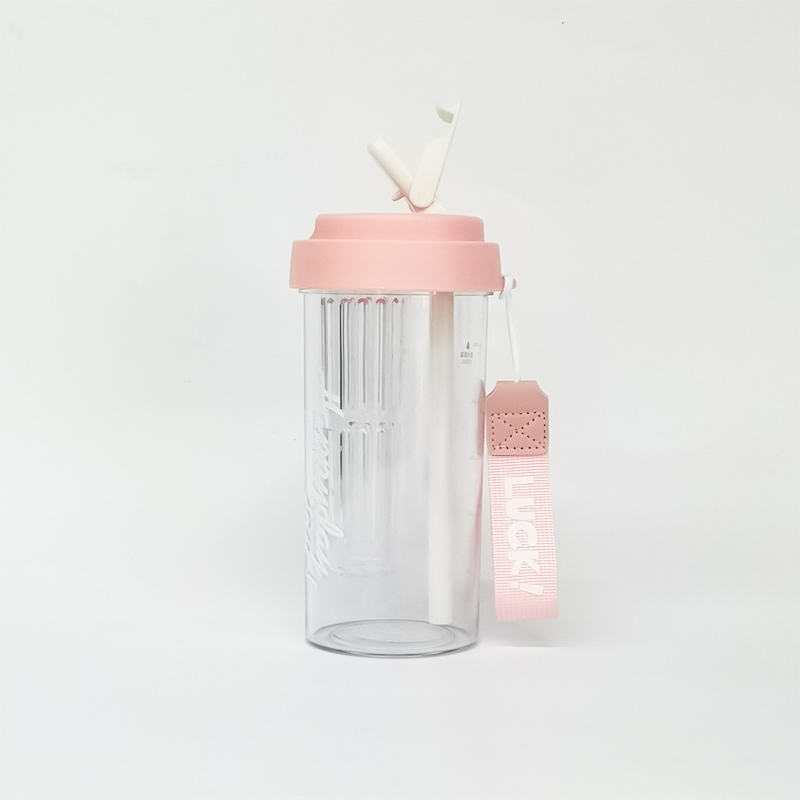 Summer 600ml Bpa-free Juice Drinking Portable Plastic Water Bottle Flower Tea Water Bottle with Strainer