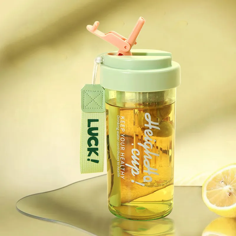 Summer 600ml Bpa-free Juice Drinking Portable Plastic Water Bottle Flower Tea Water Bottle with Strainer