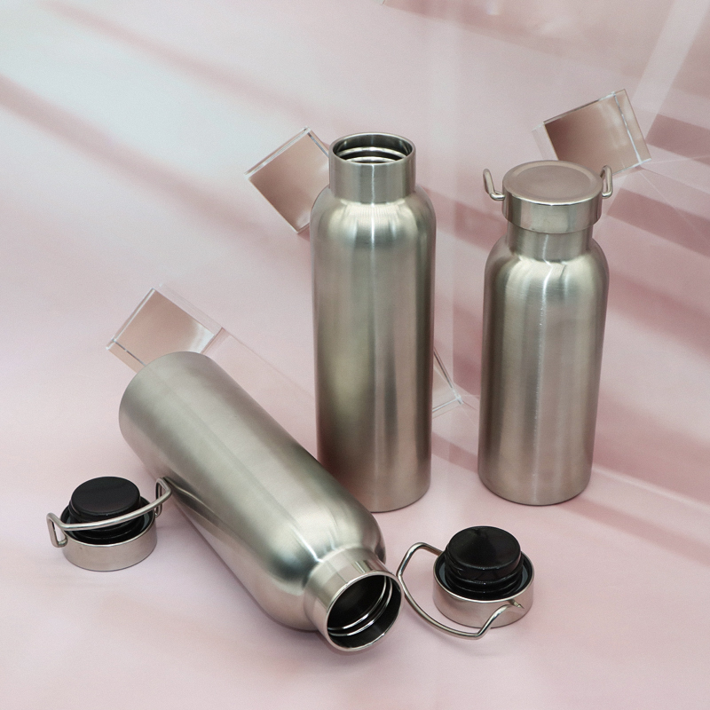 Wholesale Stainless Steel Water Bottle Portable Camping Rtavel Sports Bottle Drinking Double Wall Flask