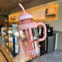 New Arrival Hot Selling 40oz Plastic Water Bottle with Handle Outdoor Travel Sports Reusable Children's Water Tea Cup with Straw