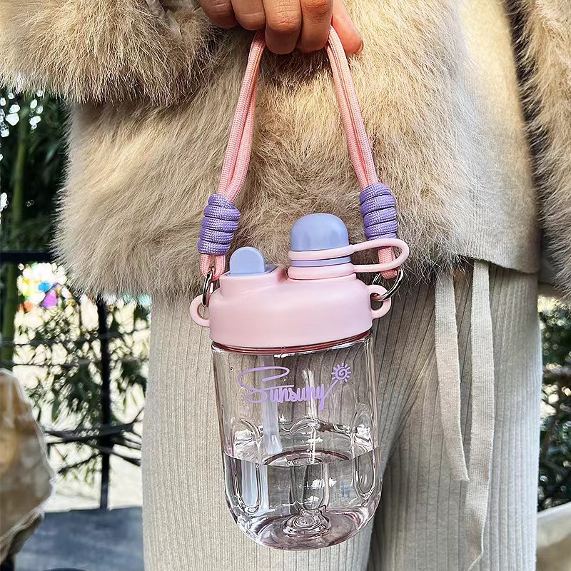 High Quality Wholesale Plastic Coffee Cup with Portable Handle Cute Creative Kids Water Bottle Infuser Straw for Children