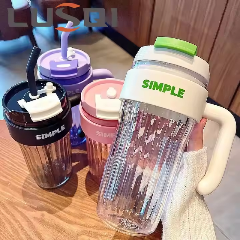 Simple Summer Large Capacity 920ml Plastic Beer Mug Wholesale Water Tumbler Bottle With Straw Handgrip