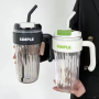 Simple Summer Large Capacity 920ml Plastic Beer Mug Wholesale Water Tumbler Bottle With Straw Handgrip