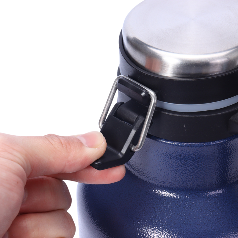 High Quality Tumbler Large Capacity 64OZ Stainless Steel Easy-pour Beer Growler Double Walled Water Bottle With Handle