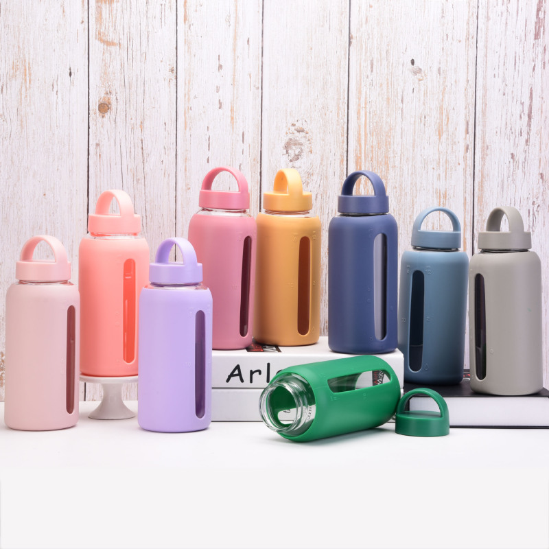 800ml Wholesale Clear Glass Water Bottle With Silicone Sleeve Outdoor Portable Water Cup
