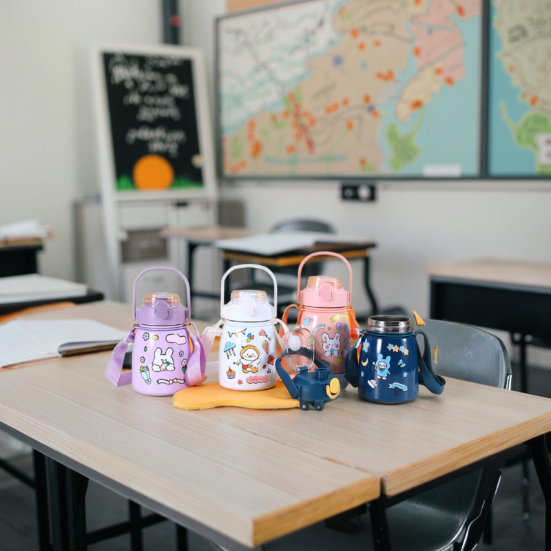 Large Capacity 304 Stainless Steel Insulated Water Bottle Cute Cartoon Design Student Portable Vacuum Flask Straw Big Belly Cup