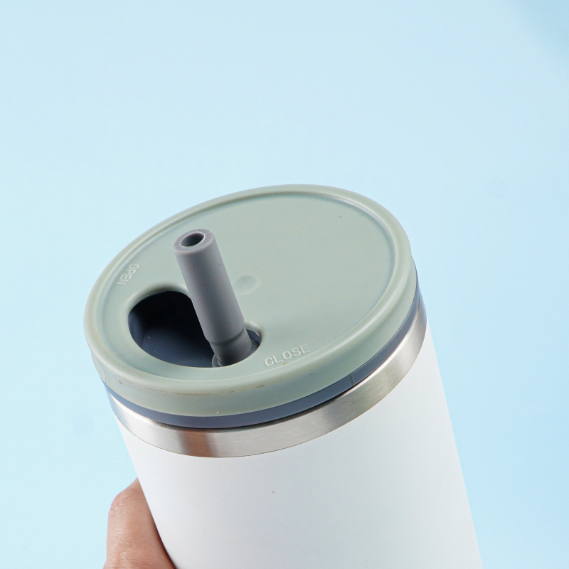 Wholesale Modern 40 oz Vacuum Insulated Travel Water Bottle Tumbler with Leakproof Rotatable Straw Lid Stainless Steel Straw