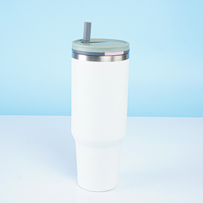 Wholesale Modern 40 oz Vacuum Insulated Travel Water Bottle Tumbler with Leakproof Rotatable Straw Lid Stainless Steel Straw
