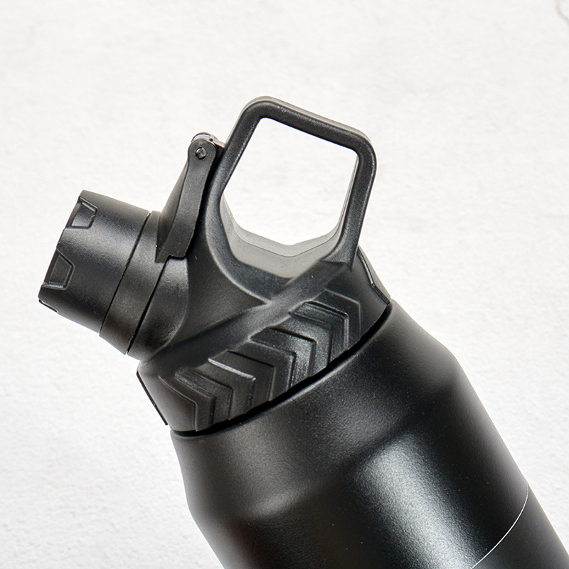 Portable 750ml/950ml Sublimation Stainless Steel Cycling Water Bottles With Drinking Lid and Handgrip