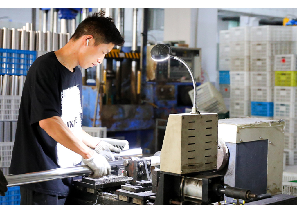 The Art Behind Your Thermos: Unveiling the Manufacturing Magic