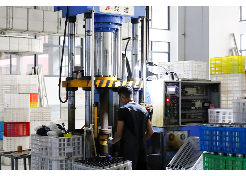 Precision and Perfection: The Craftsmanship and Quality Assurance of Our Thermos Factory