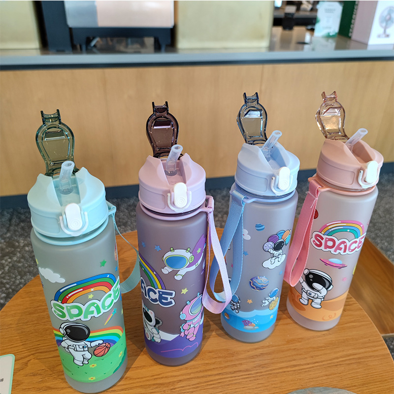 Coocodrink Cartoon Summer Astronaut Coated Water Bottle for Children Portable Strap with Bouncing Lid Straw Direct Drinking PC Plastic Cup