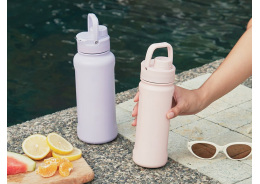 Which sports bottle material is better