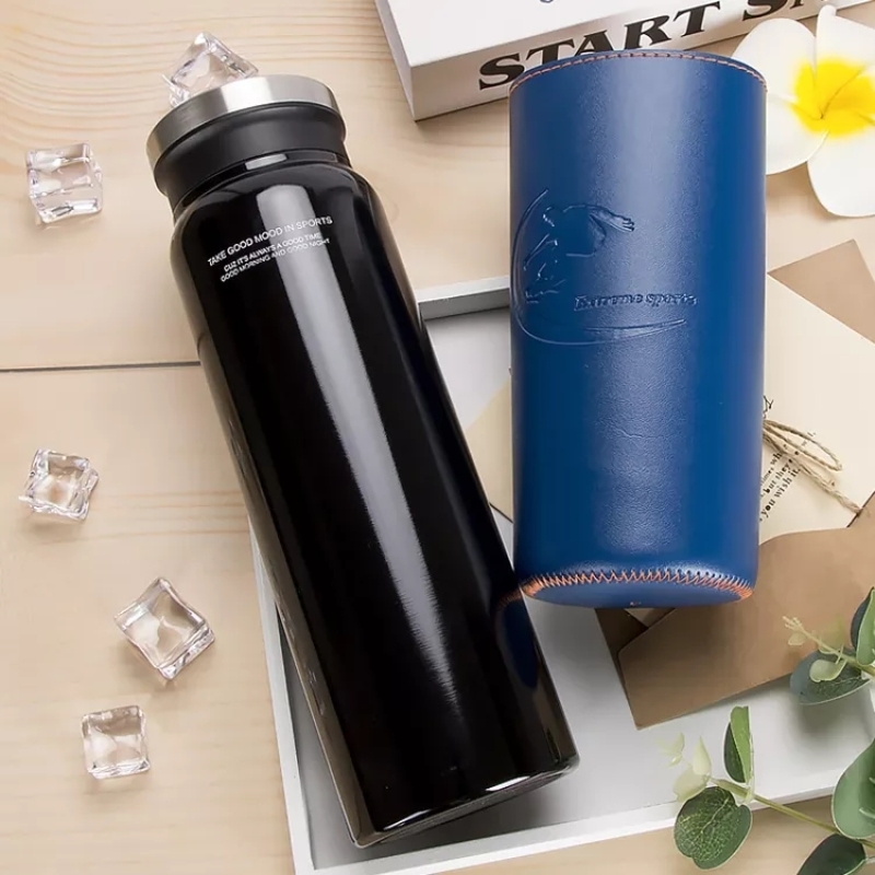 Customized 500/750ml High Grade Stainless Steel Vacuum Insulated Flask Thermal Mug With Leather Bag