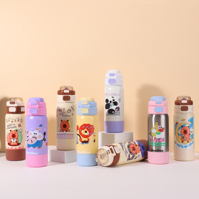 500ml Stainless Steel Vacuum Insulated Kids Water Bottle With Capybara Cute Cartoon Design Detachable Cup Lid and Carrying Rope