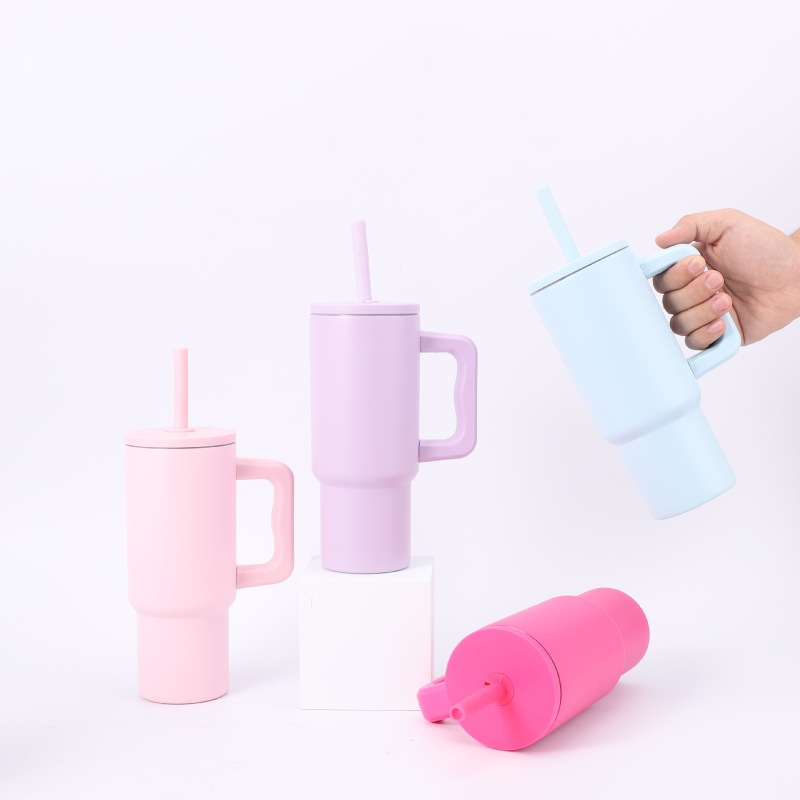 Large Capacity Insulated Sports Water Bottle Custom Double-Walled Stainless Steel Flask for Men and Women