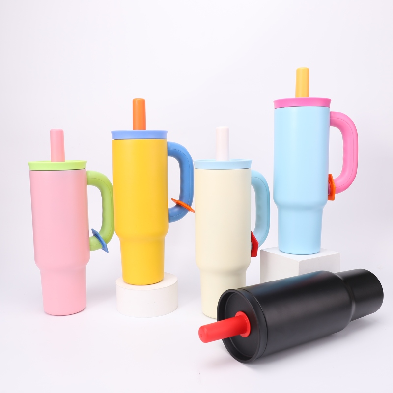 New Design 40oz Stainless Steel Vacuum Insulated Traveling Tumblers With Handle and Straw American Style for Camping
