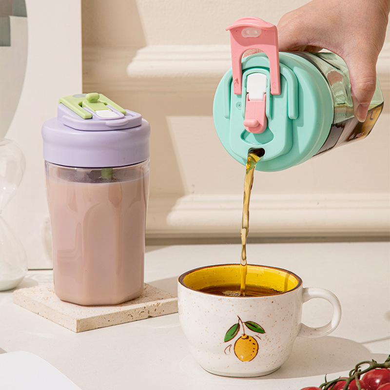 BPA-Free Kids Water Bottle 570ml - Leakproof Straw Handle