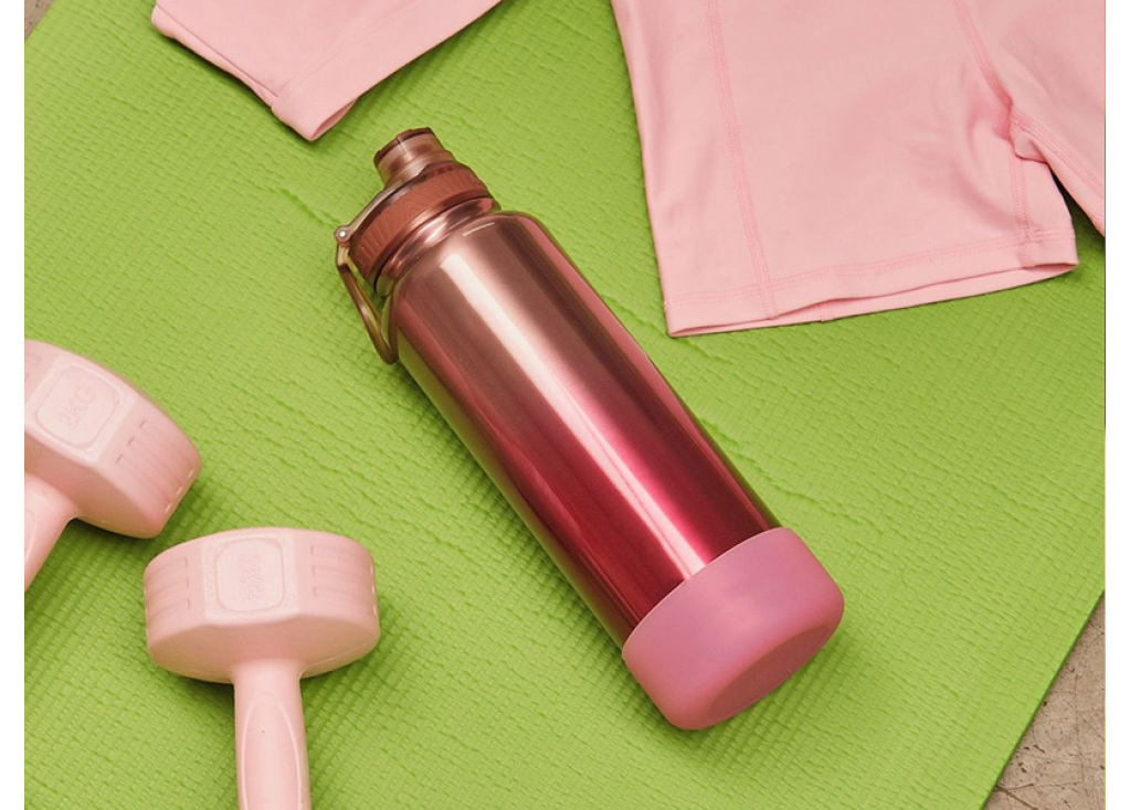 Which sports bottle material is better